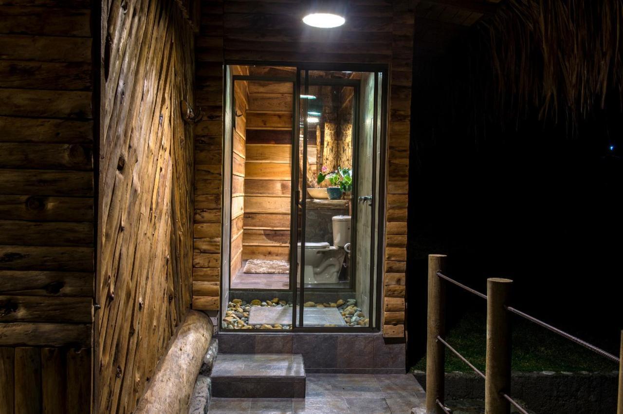 Hostal La Laguna Villamaría Esterno foto