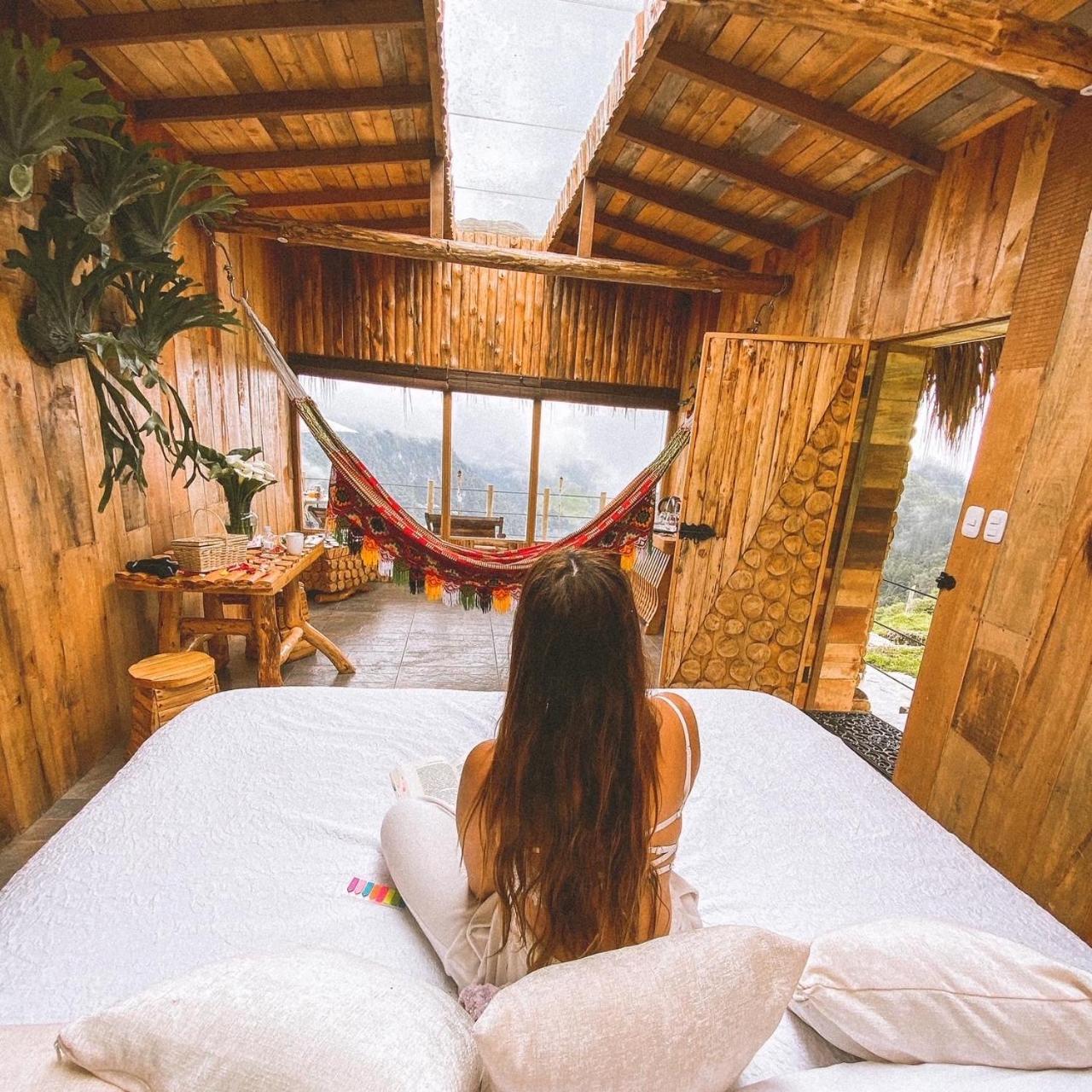 Hostal La Laguna Villamaría Esterno foto
