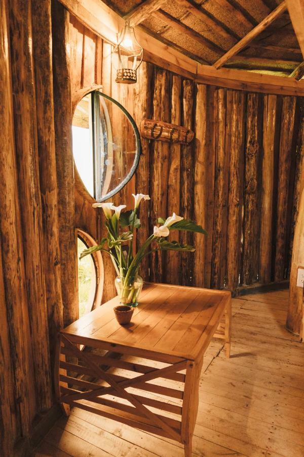 Hostal La Laguna Villamaría Esterno foto
